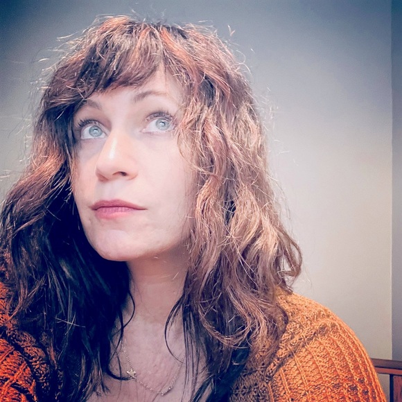 Meet your Posher, Paige - Picture 1 of 1